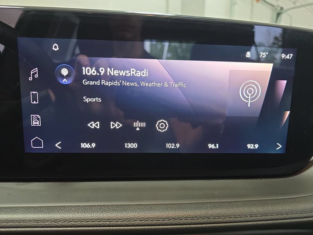 Certified 2024 Buick Encore GX Avenir w/ Avenir Technology Package AWD/4WD image 22