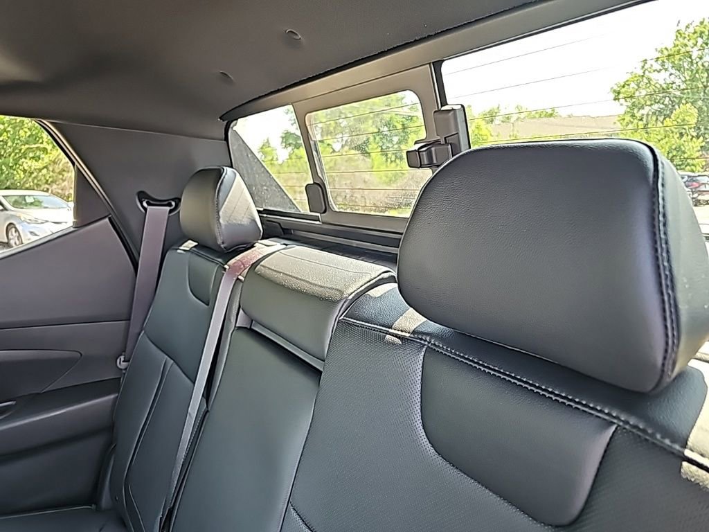 Used 2024 Hyundai Santa Cruz Night image 32