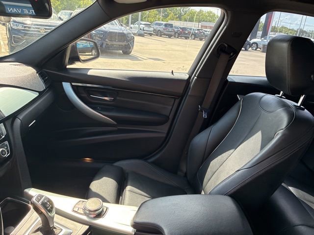 Used 2017 BMW 330i xDrive Sedan image 16