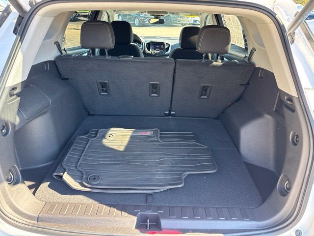 Used 2024 GMC Terrain SLE w/ Driver Convenience Package FWD image 20