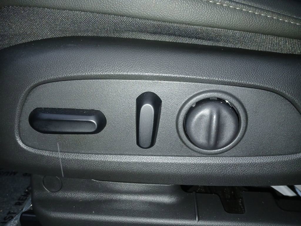 Used 2024 Chevrolet Trax ACTIV w/ Sunroof Package image 16