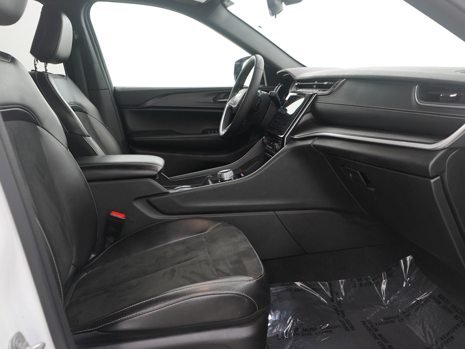 Used 2024 Jeep Grand Cherokee Altitude image 13