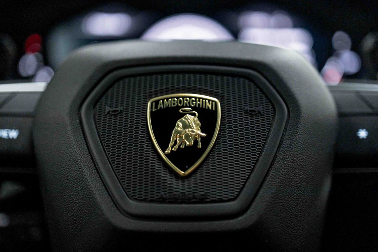 Used 2020 Lamborghini Urus Base image 69