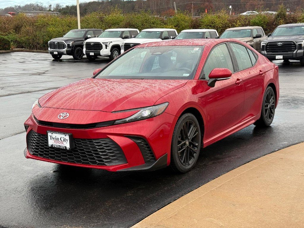 Certified 2025 Toyota Camry SE FWD image 9