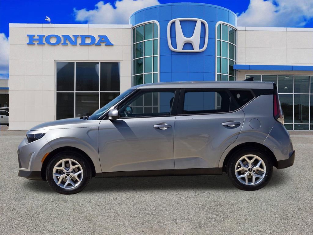 Used 2023 Kia Soul LX w/ Option Group 015 image 6