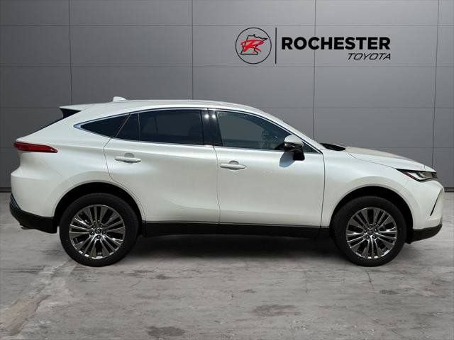 Certified 2024 Toyota Venza XLE AWD/4WD image 36
