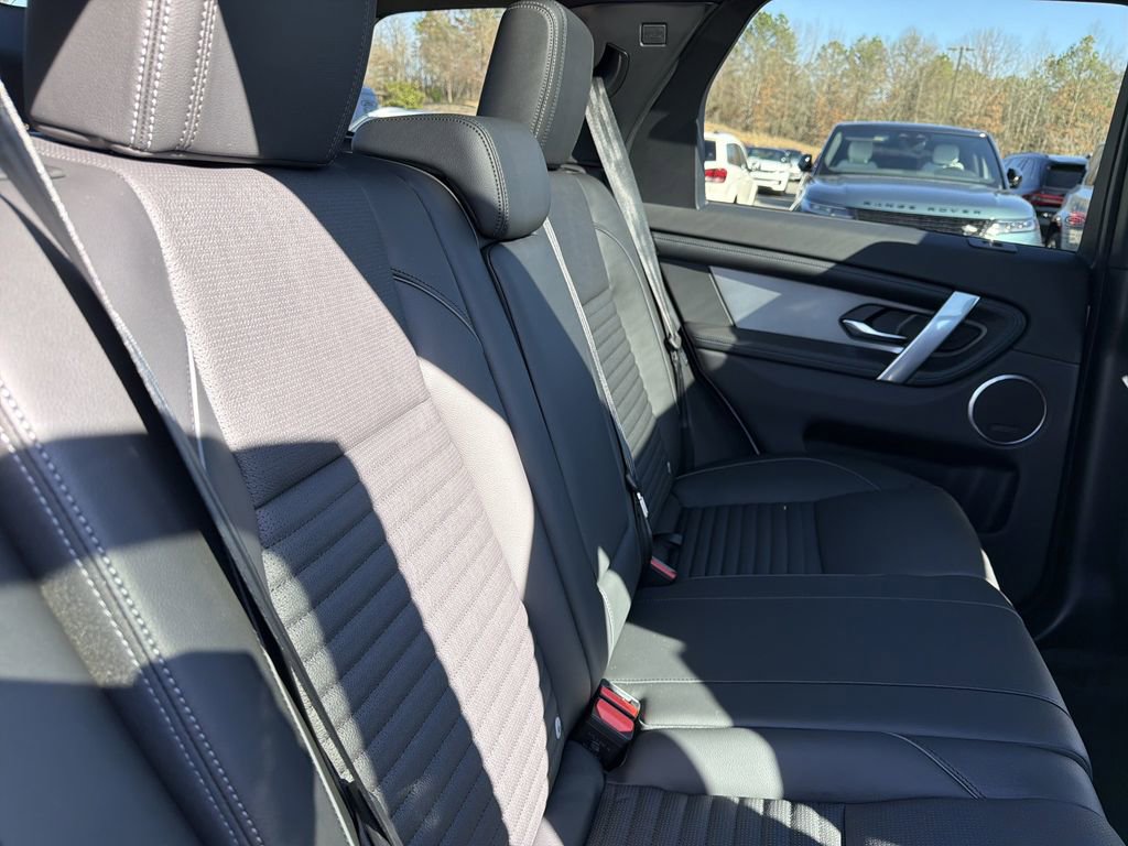 New 2026 Land Rover Discovery Sport Landmark image 18