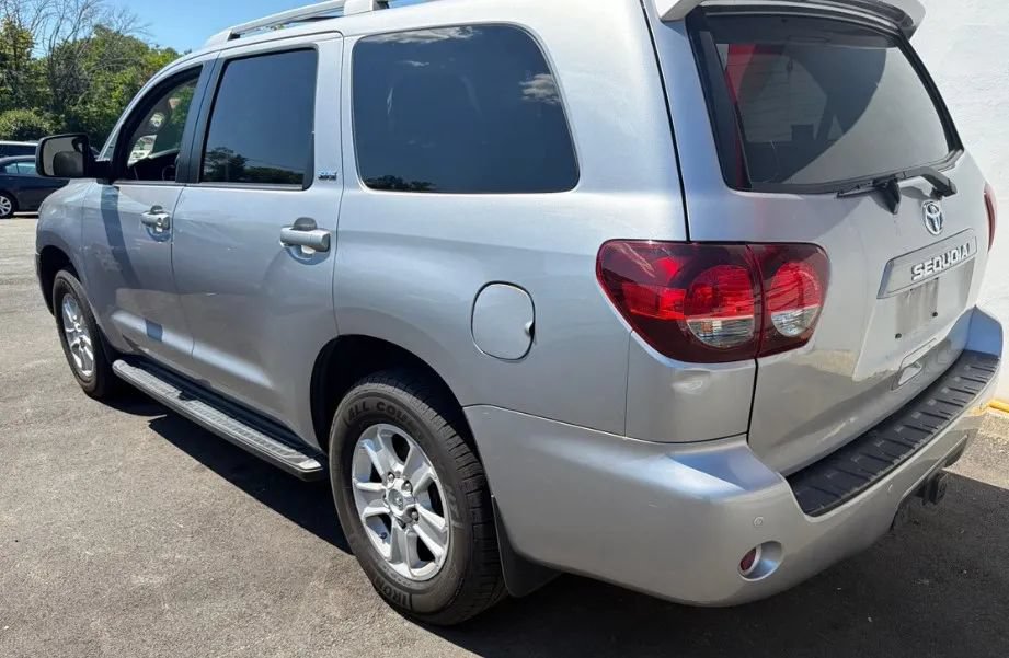 Used 2019 Toyota Sequoia SR5 w/ Premium Package AWD/4WD image 2