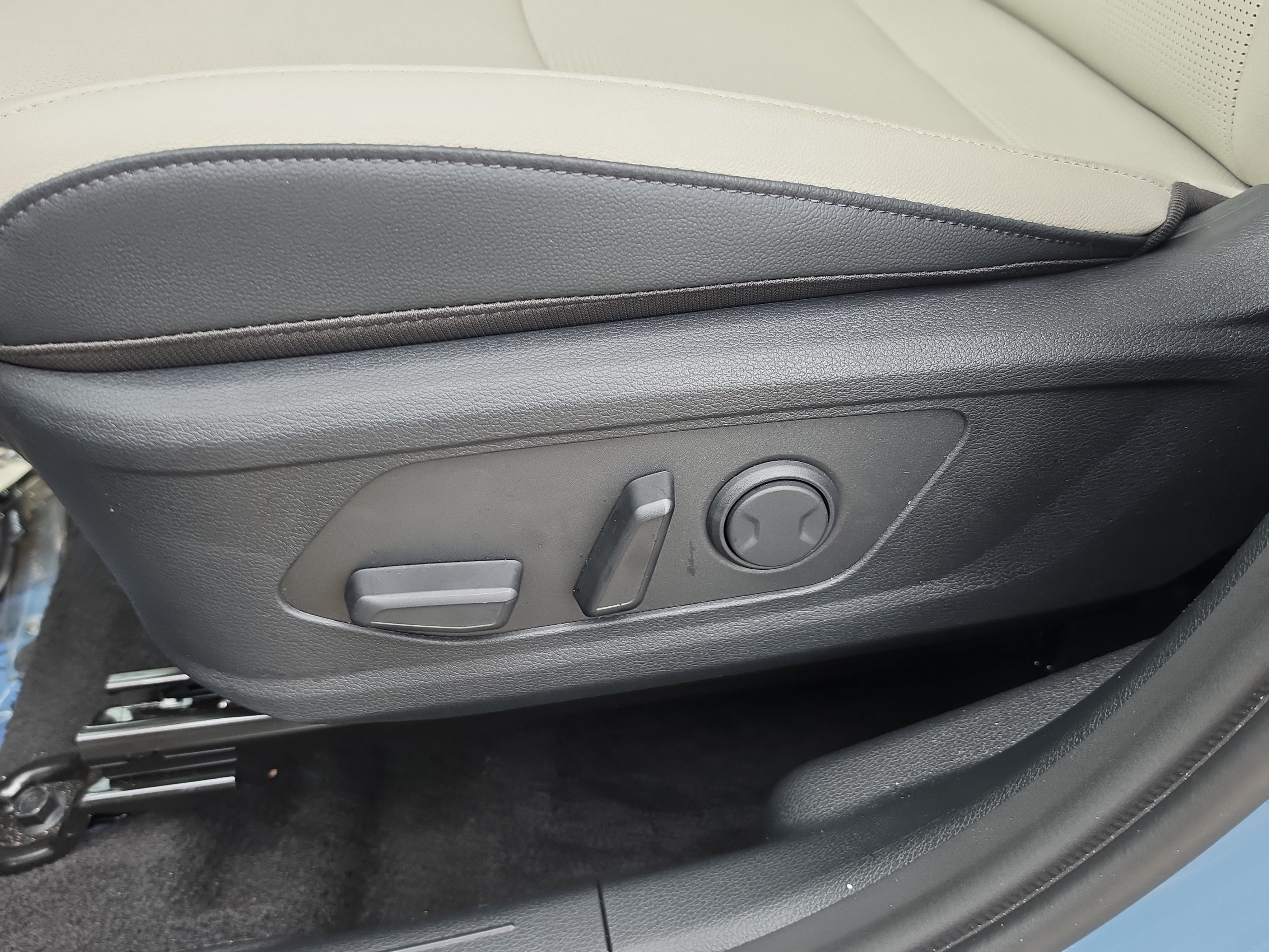 Used 2026 Kia Sportage EX AWD/4WD image 21
