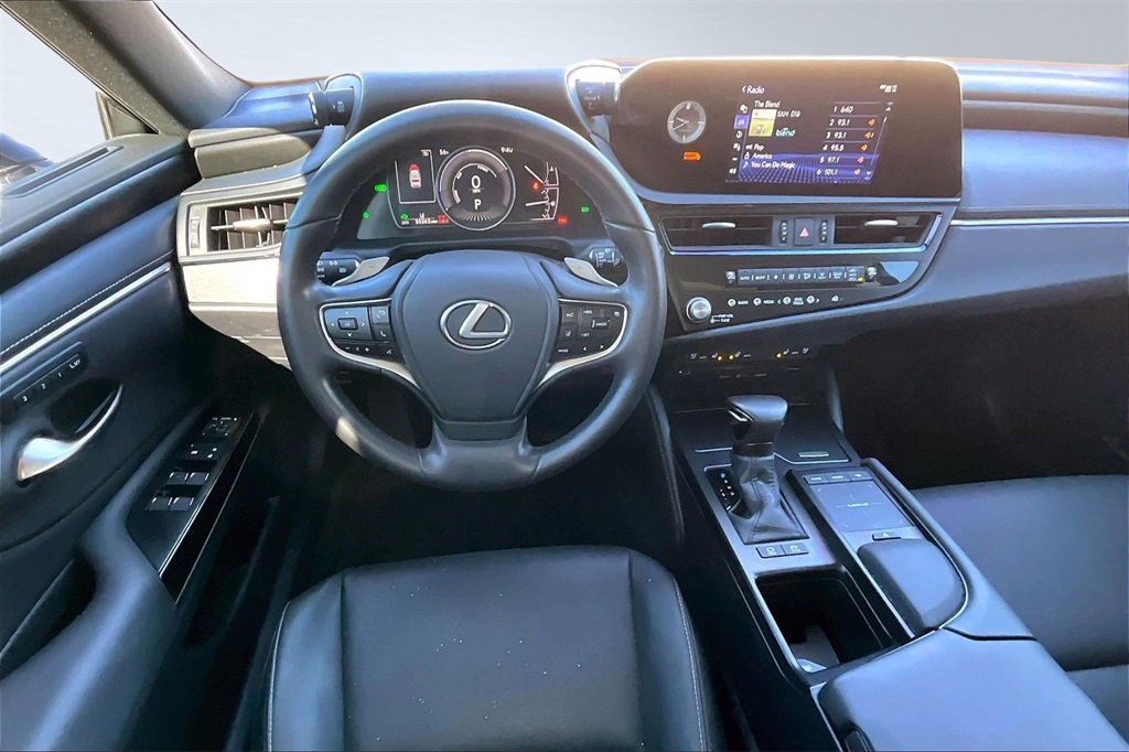 Used 2022 Lexus ES 300h w/ Premium Package image 6