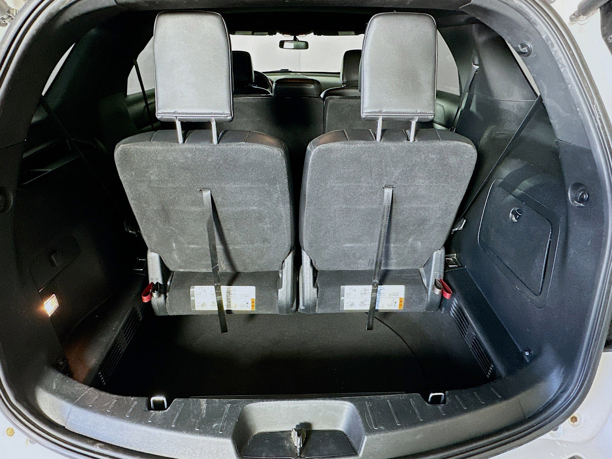 Used 2018 Ford Explorer XLT w/ Equipment Group 202A image 27