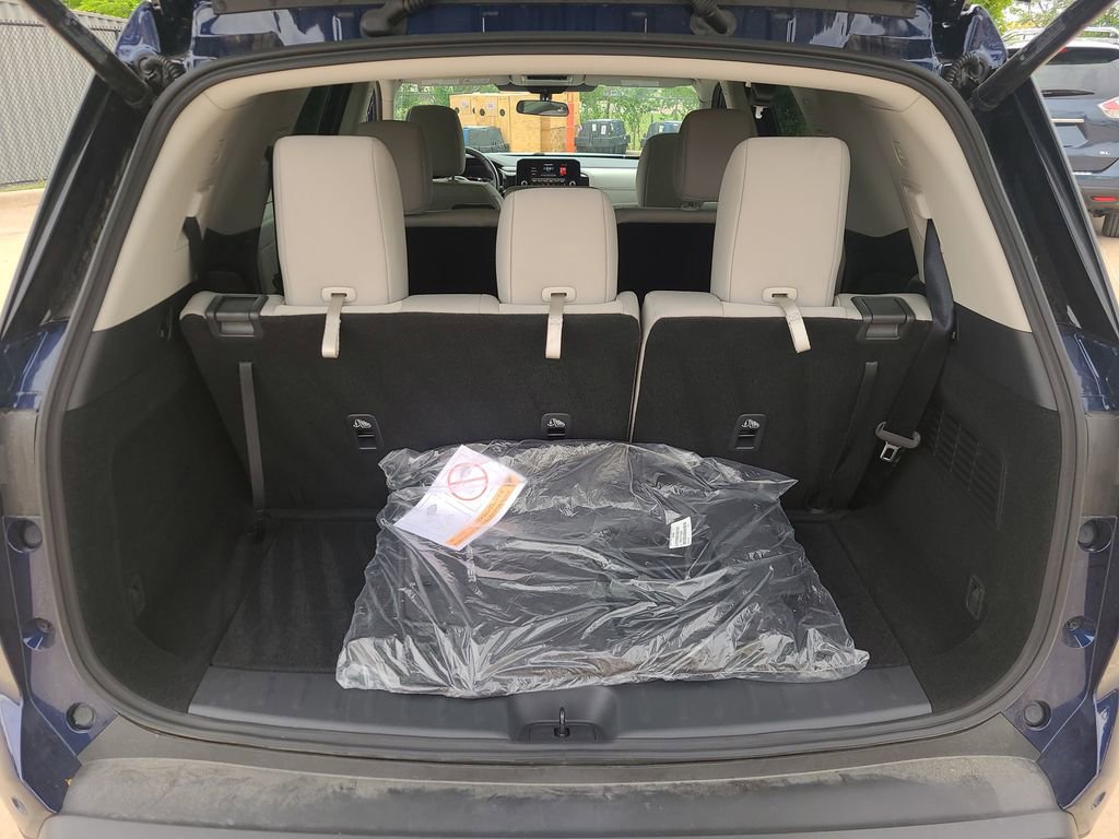 Certified 2025 Nissan Pathfinder SV image 7
