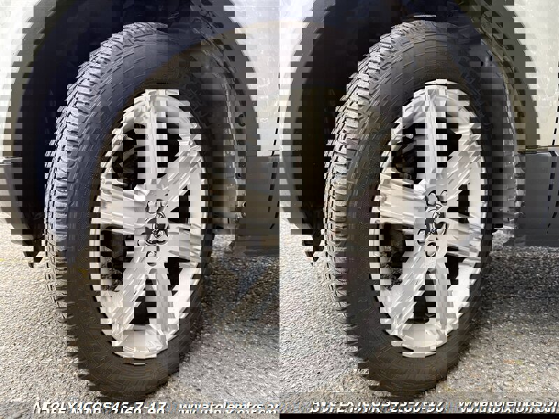 Used 2012 Land Rover Range Rover Evoque Pure Premium AWD/4WD image 24