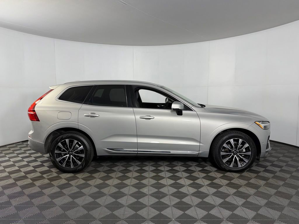Used 2023 Volvo XC60 B5 Plus w/ Climate Package image 5