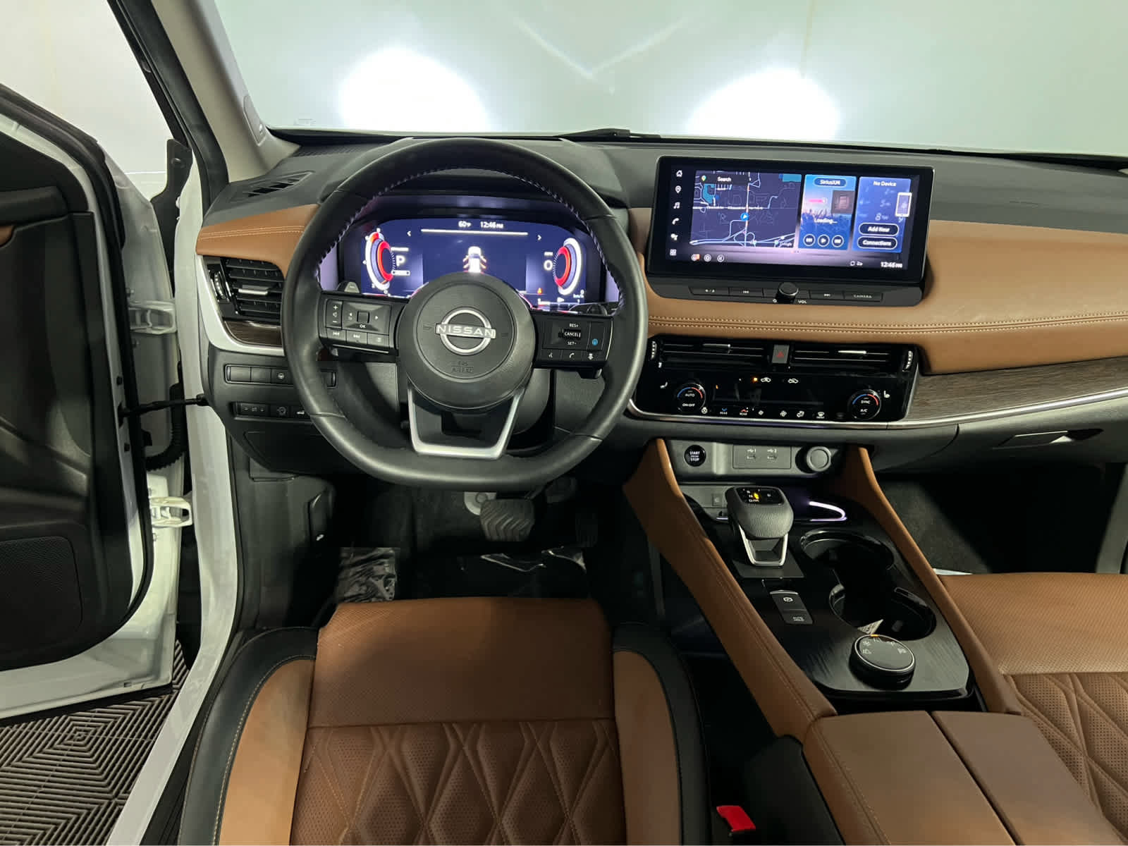 Certified 2024 Nissan Rogue Platinum w/ Platinum Premium Package image 13