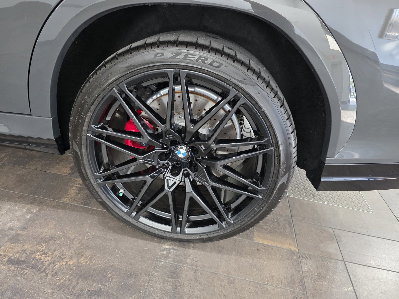 Used 2025 BMW X6 M Competition w/ Executive Package image 14