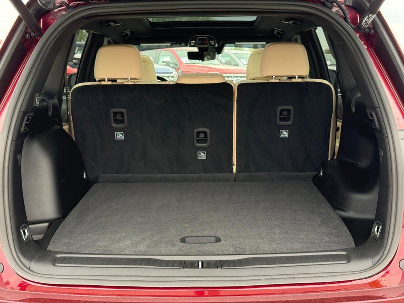 Used 2025 Jeep Grand Cherokee Limited w/ Luxury Tech Group II image 6