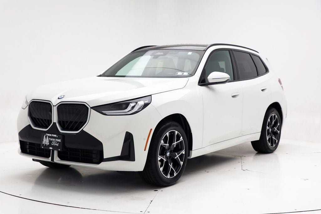 Used 2025 BMW X3 xDrive30i w/ Premium Package AWD/4WD image 2