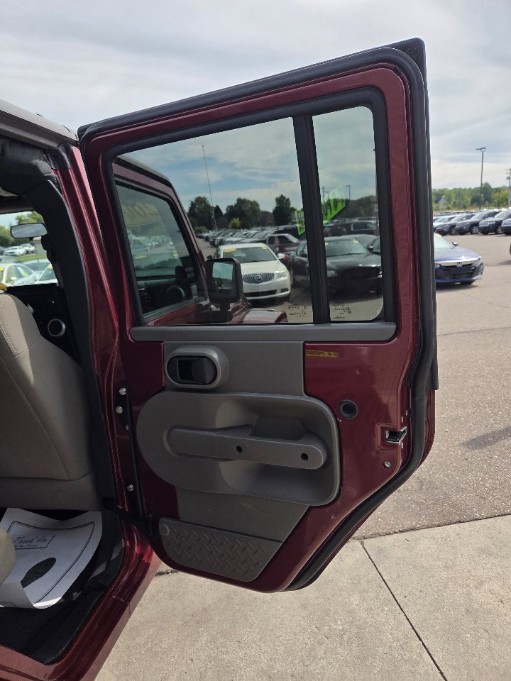 Used 2008 Jeep Wrangler Unlimited Sahara image 14