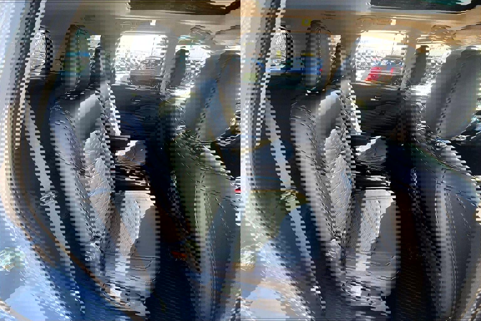 Used 2024 Nissan Pathfinder Platinum image 25