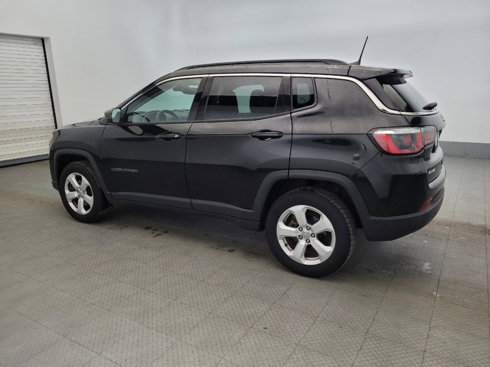 Used 2018 Jeep Compass Latitude w/ Popular Equipment Group AWD/4WD image 3