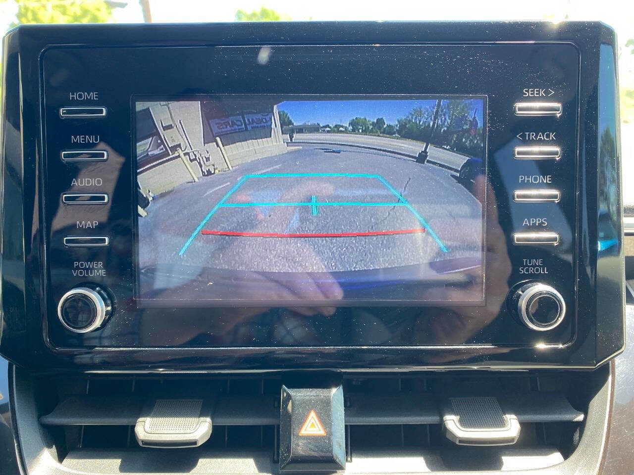 Used 2020 Toyota Corolla L FWD image 16