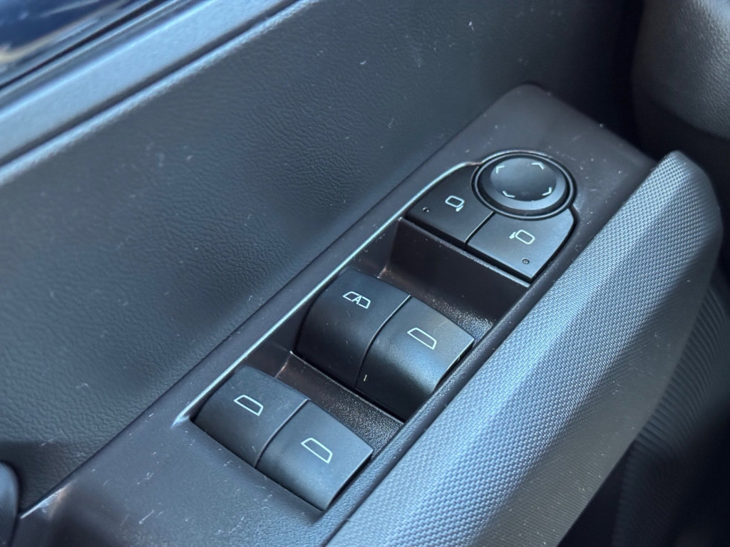 Used 2024 Chevrolet Colorado LT image 15