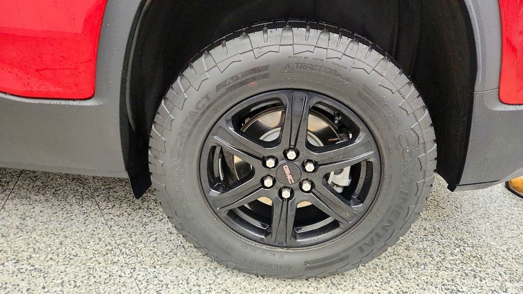 Used 2023 GMC Acadia AT4 w/ Technology Package image 9