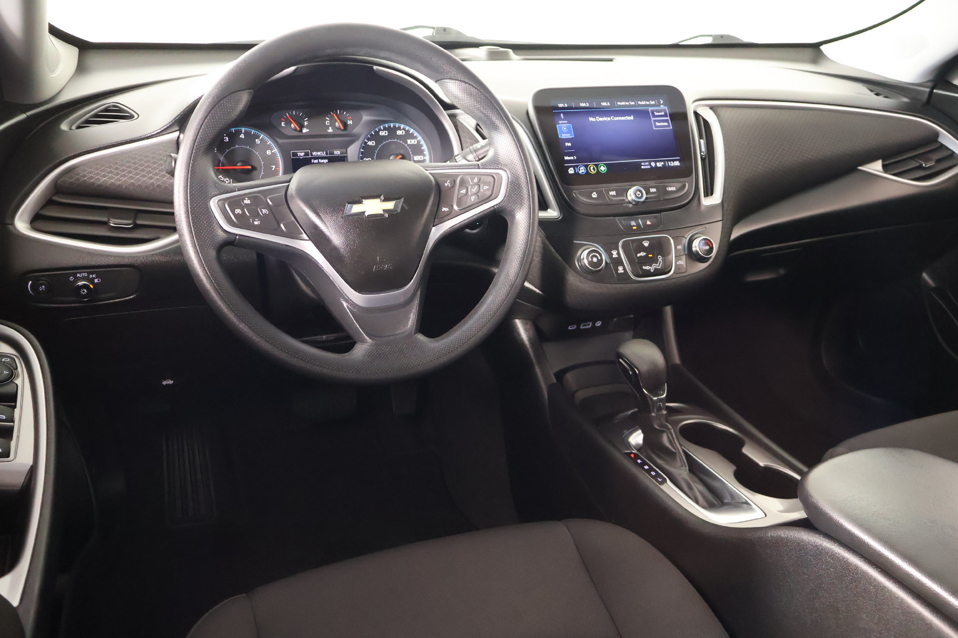 Used 2022 Chevrolet Malibu LS FWD image 2