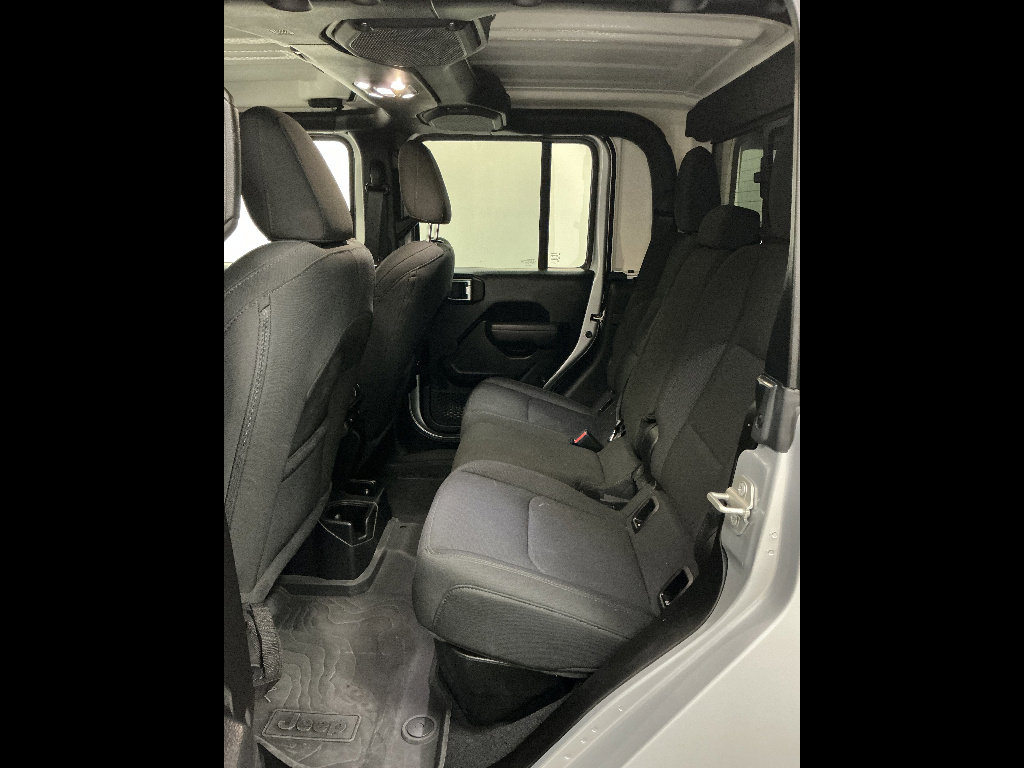 Used 2023 Jeep Gladiator Sport image 16