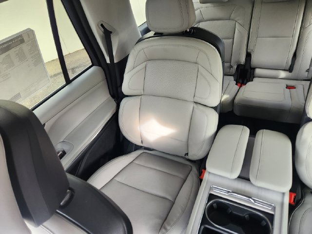 New 2026 Lincoln Navigator Reserve AWD/4WD image 13