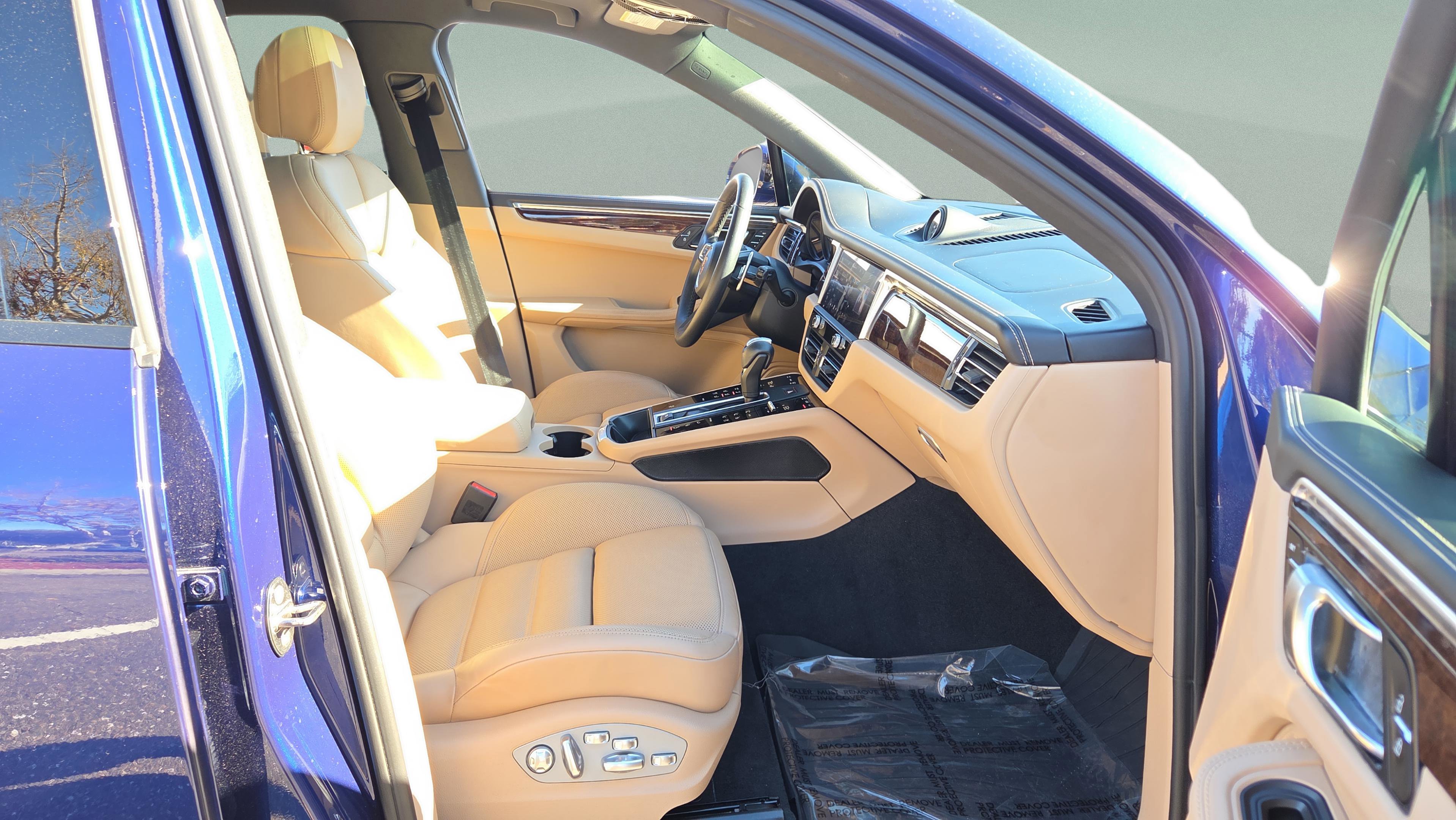 Used 2022 Porsche Macan image 25