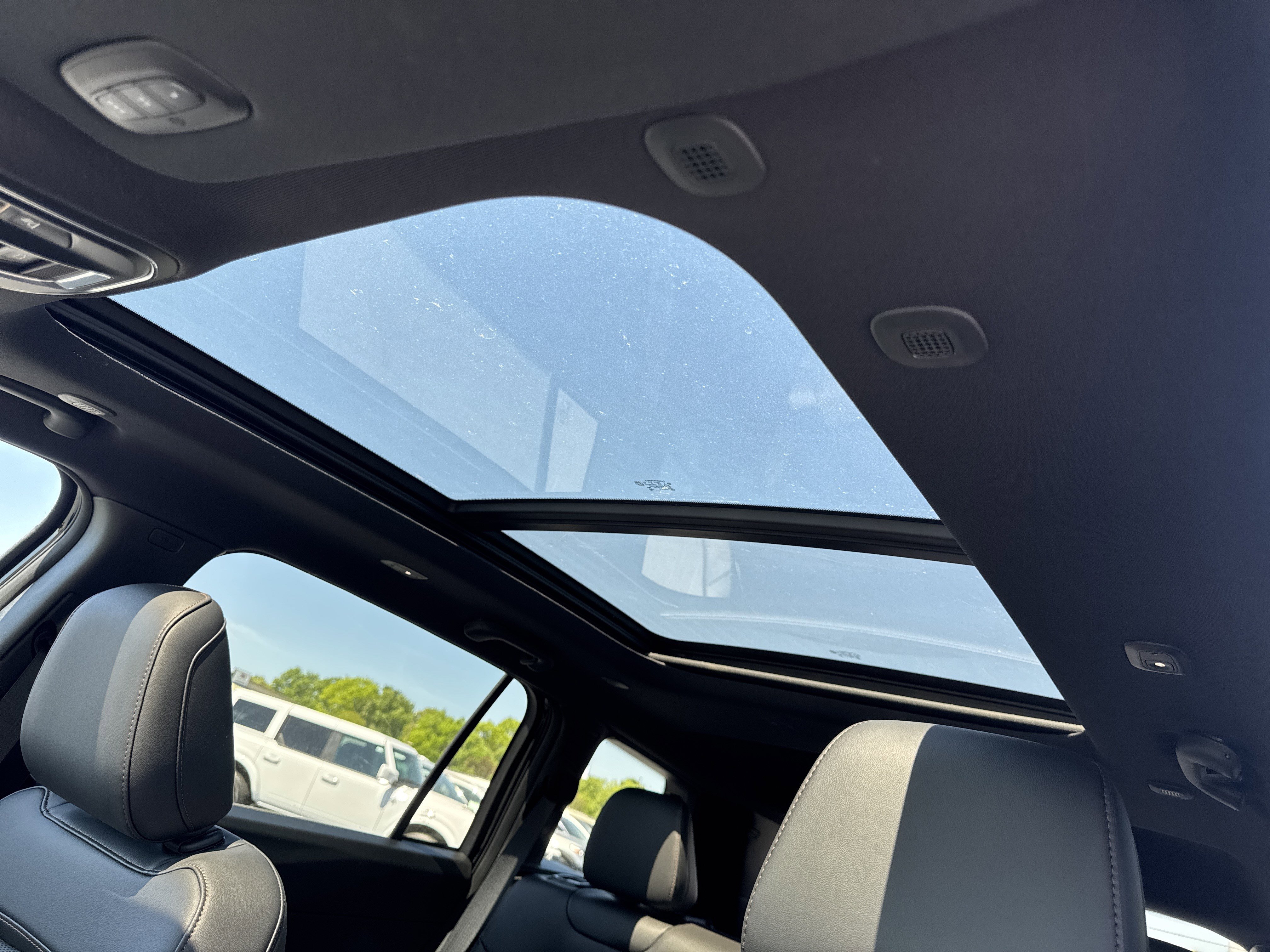 New 2026 Jeep Cherokee Overland image 10