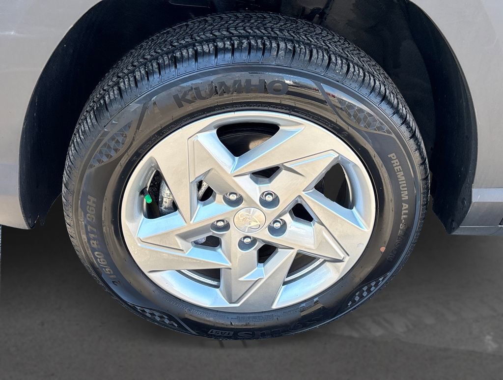 Certified 2025 Hyundai Kona SE image 12