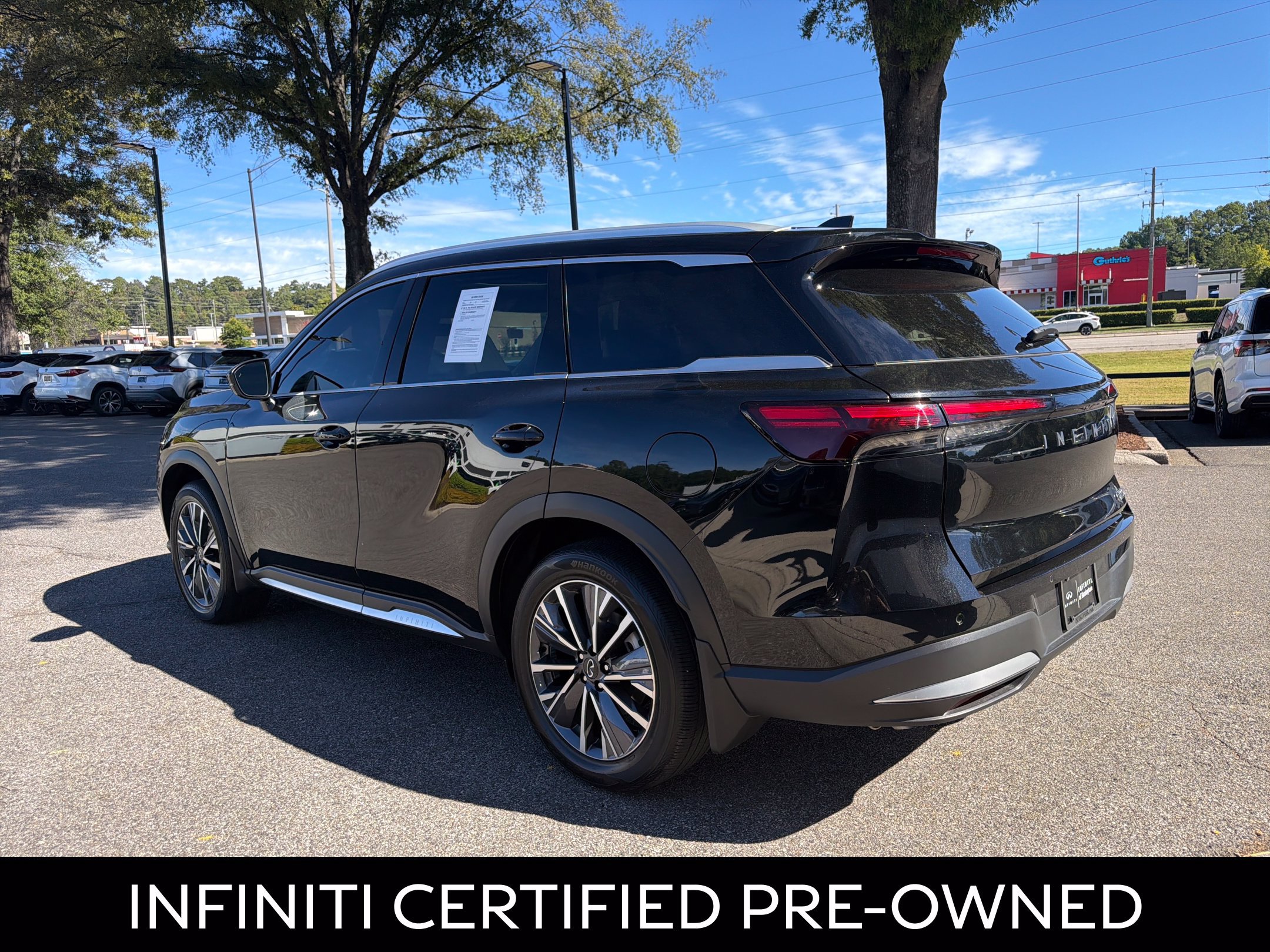 Certified 2026 INFINITI QX60 Luxe w/ Cargo Package FWD image 9
