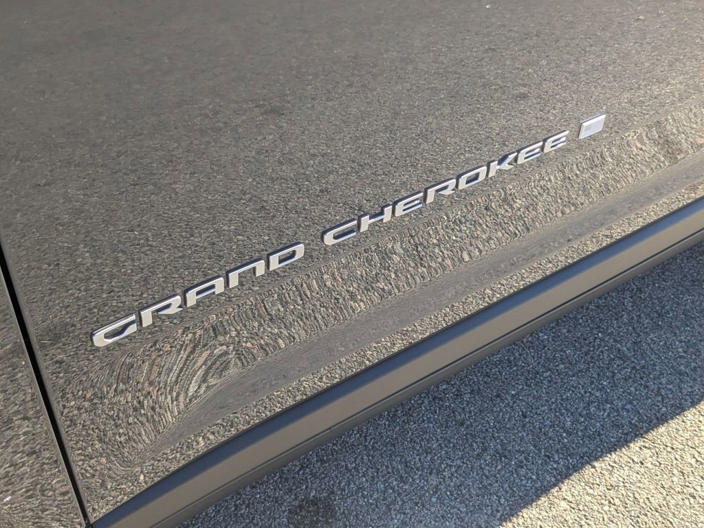 New 2025 Jeep Grand Cherokee Limited image 10