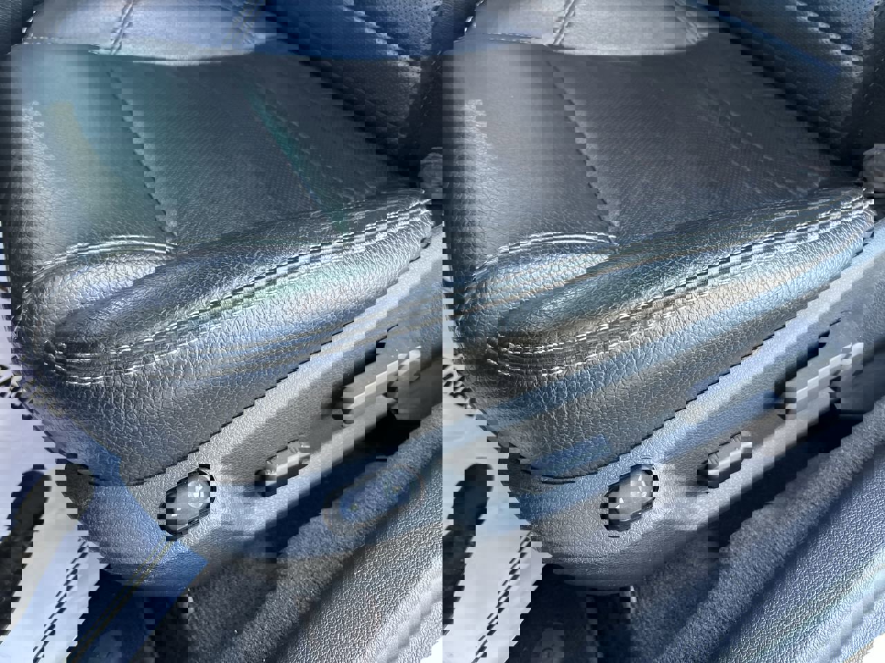 Used 2011 Ford Mustang GT Premium image 21