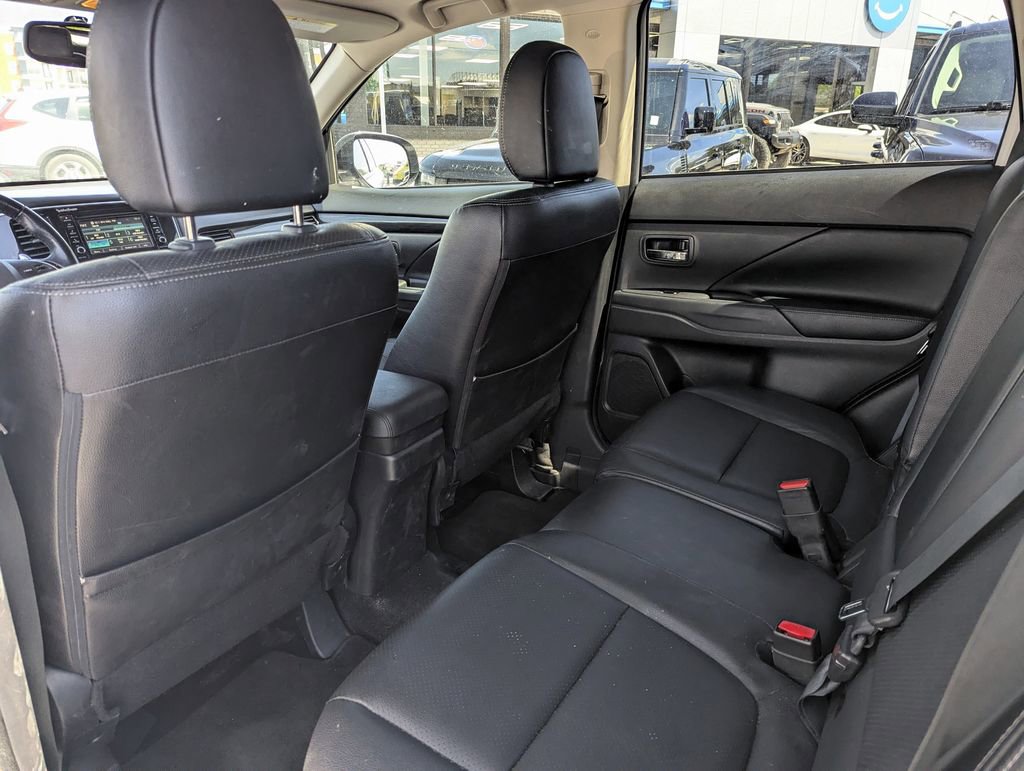 Used 2016 Mitsubishi Outlander GT AWD/4WD image 34