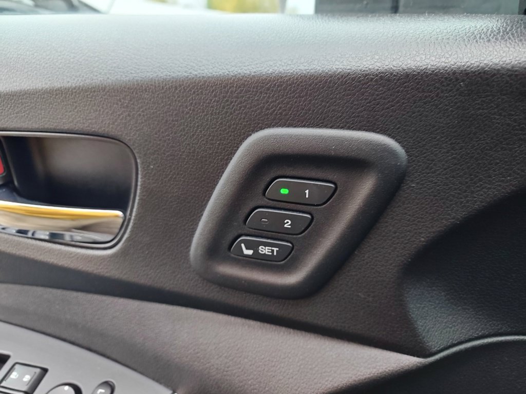 Used 2016 Honda CR-V Touring image 8