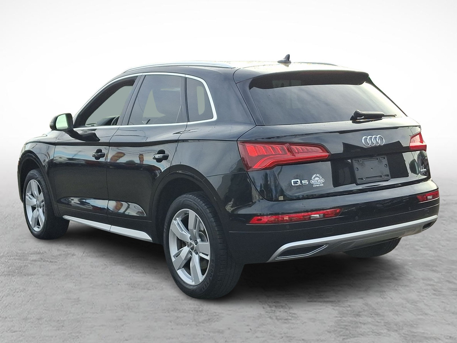Used 2019 Audi Q5 2.0T Premium Plus w/ Premium Plus Package AWD/4WD image 4