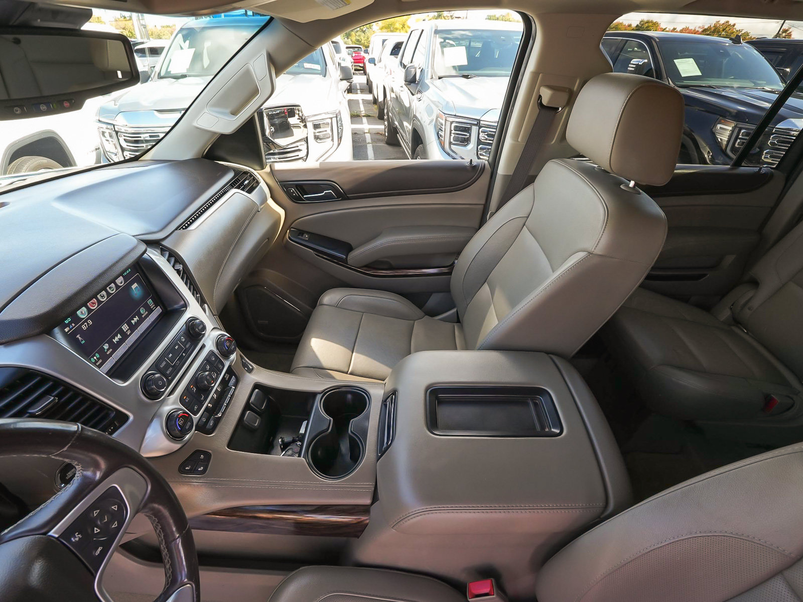 Used 2018 GMC Yukon XL SLT w/ Premium Edition AWD/4WD image 33