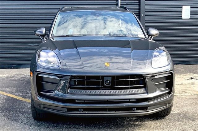 Certified 2026 Porsche Macan AWD/4WD image 13