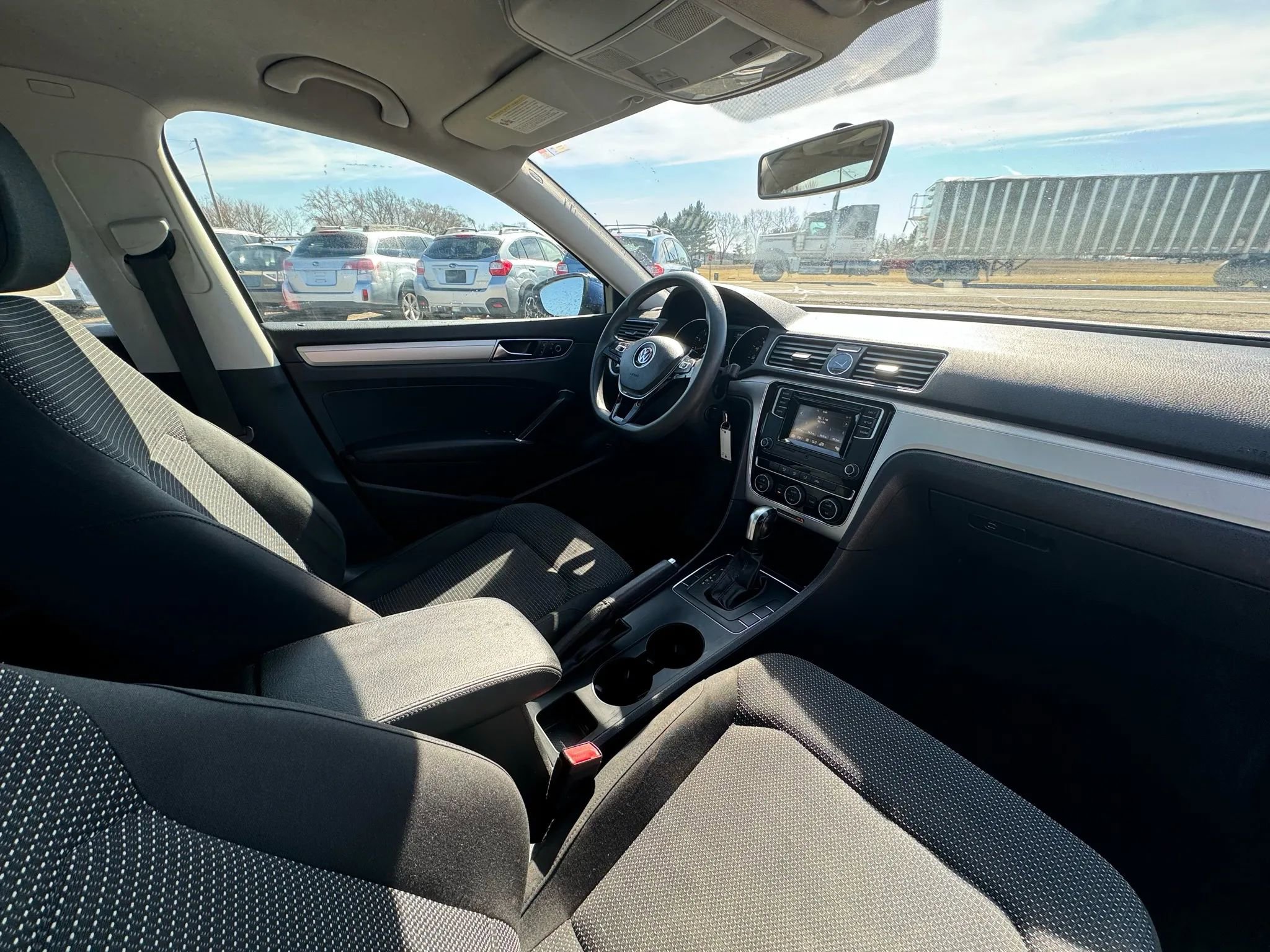 Used 2017 Volkswagen Passat 1.8T S image 5