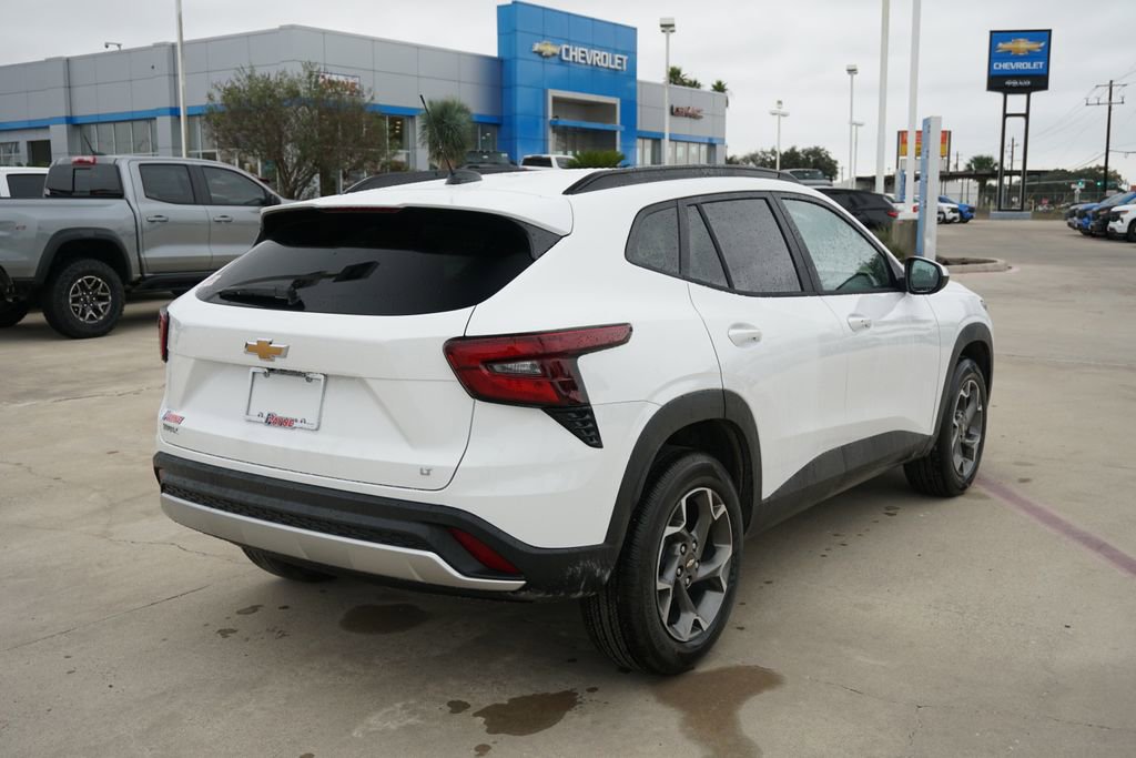 New 2026 Chevrolet Trax LT w/ Sunroof Package image 7