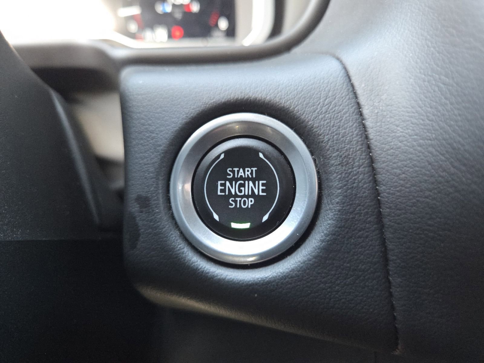 Used 2023 GMC Yukon XL AT4 w/ AT4 Premium Plus Package AWD/4WD image 16