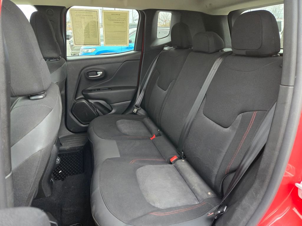 Used 2020 Jeep Renegade Trailhawk w/ Cold Weather Group AWD/4WD image 30