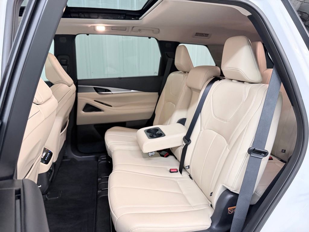 Certified 2023 INFINITI QX60 Luxe w/ Vision Package AWD/4WD image 34