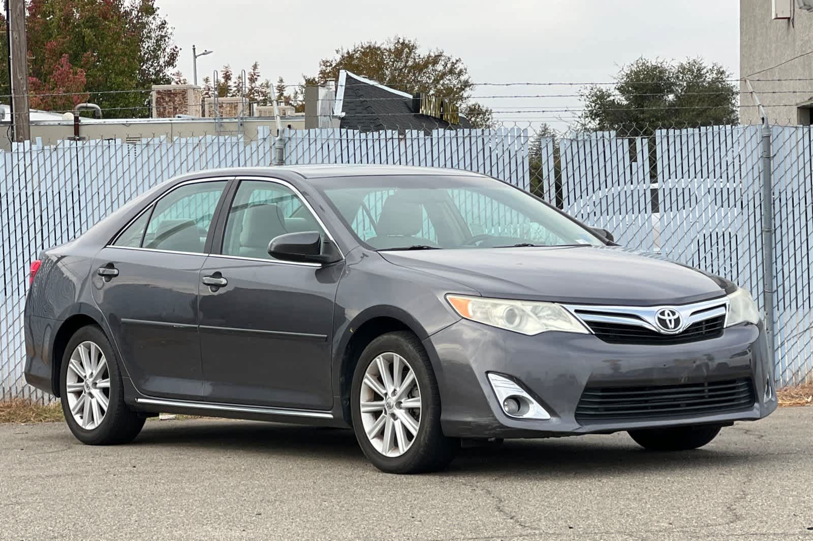 Used 2012 Toyota Camry XLE w/ Convenience Pkg FWD image 7