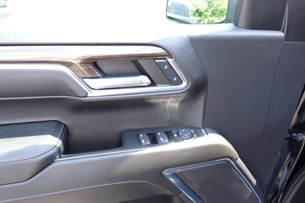 Used 2024 Chevrolet Silverado 1500 LT AWD/4WD image 17