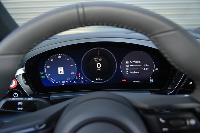 Certified 2025 Porsche Macan 4 Electric image 11